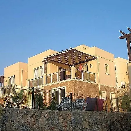 Royal Heights Residence Apartment *