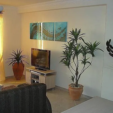 Royal Heights Residence Apartment