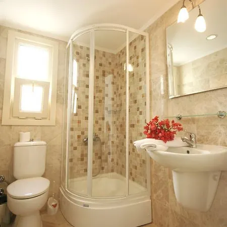 Апартаменты Royal Heights Residence